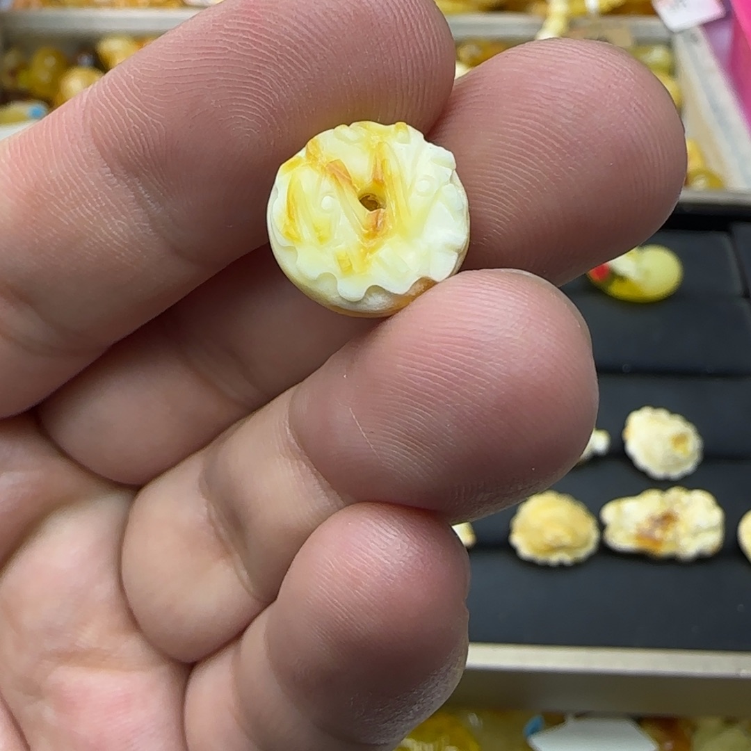 琥珀未镶嵌裸石0.62克