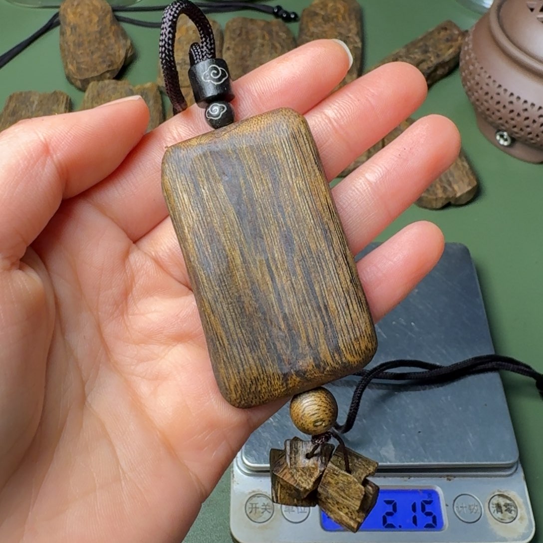 沉香手把件居***购海南老白棋定制牌块料12克