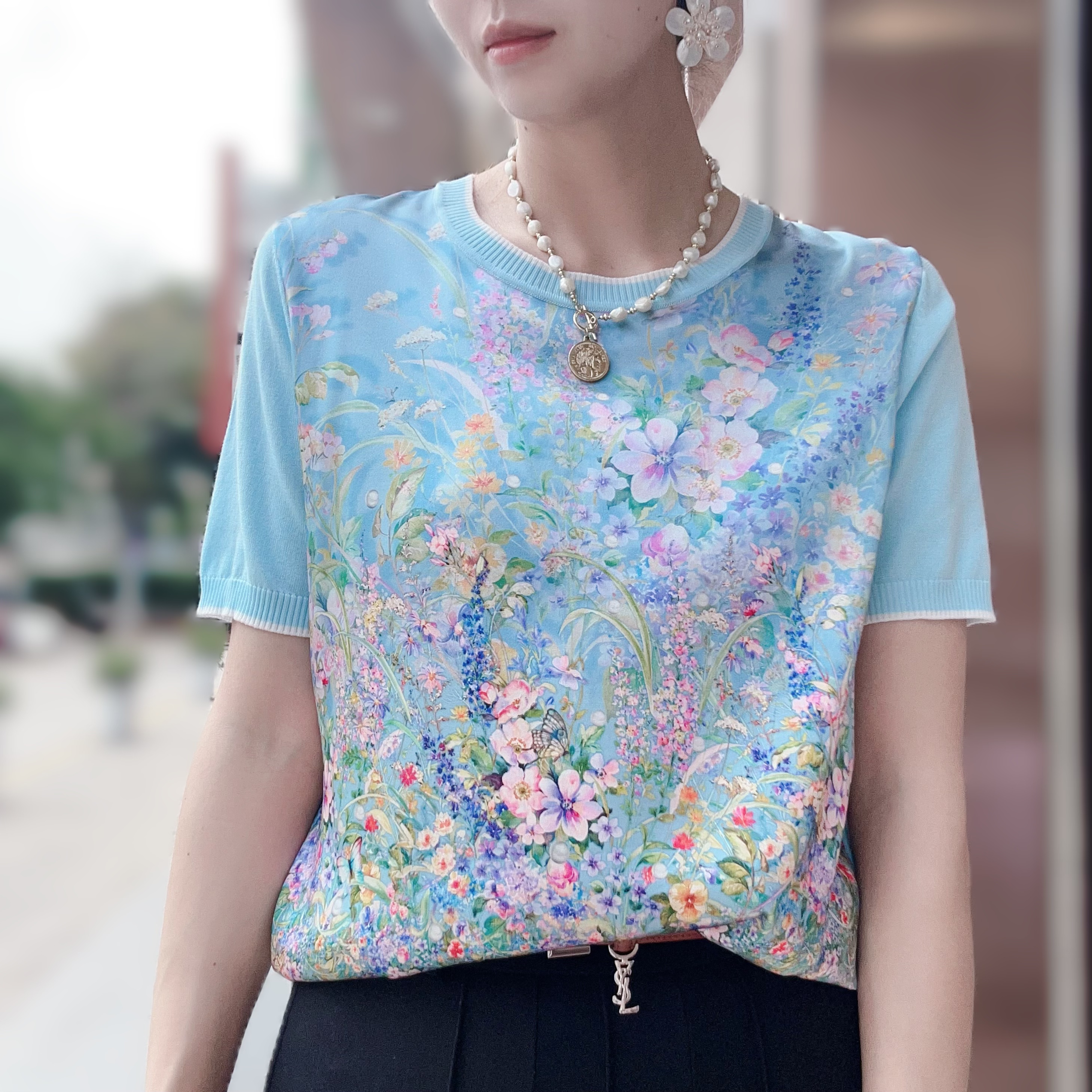 【莫奈花园】2025春夏SS 25088桑蚕丝拼接自圆领短袖上衣