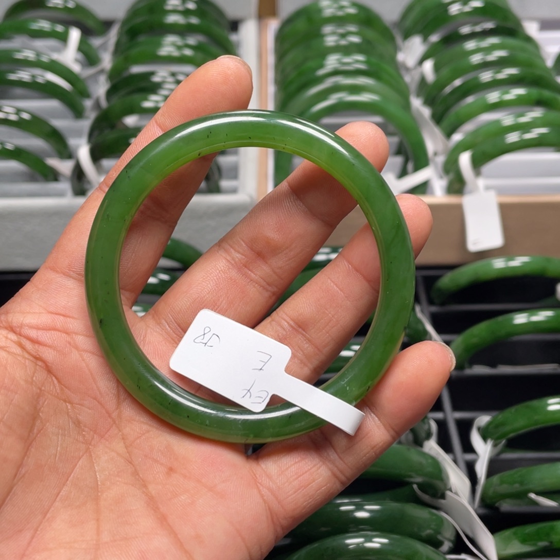 和田玉（碧玉）未镶嵌手镯瑕疵款特漏