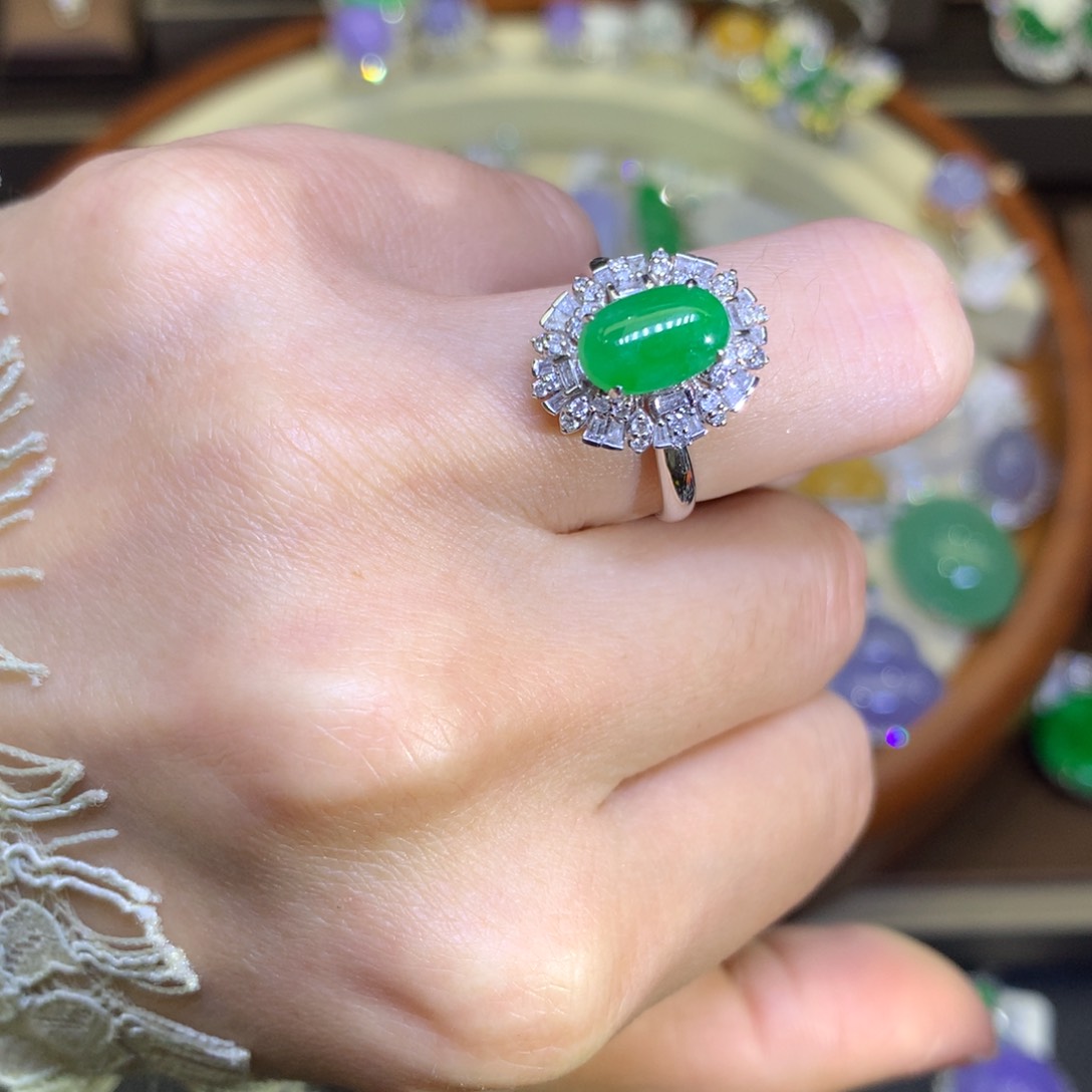 翡翠戒指18K金镶嵌翡翠