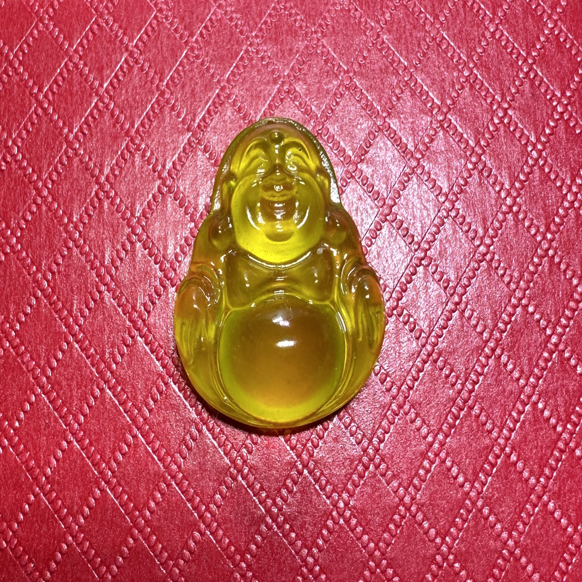 岫岩精美冰透黄金玉吊坠