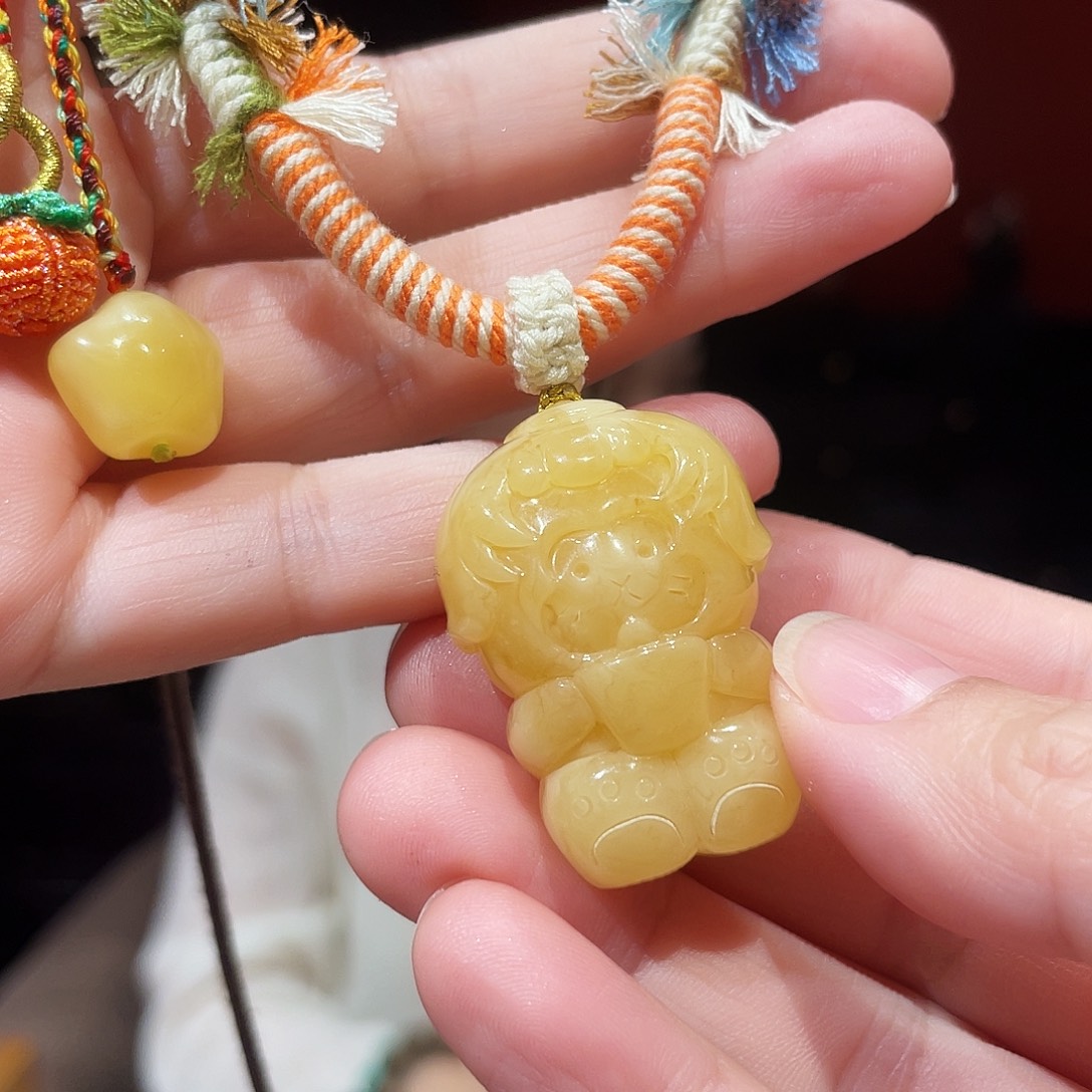 蜜蜡未镶嵌颈饰蜜蜡