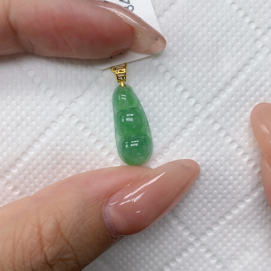 颈饰18K金镶嵌翡翠