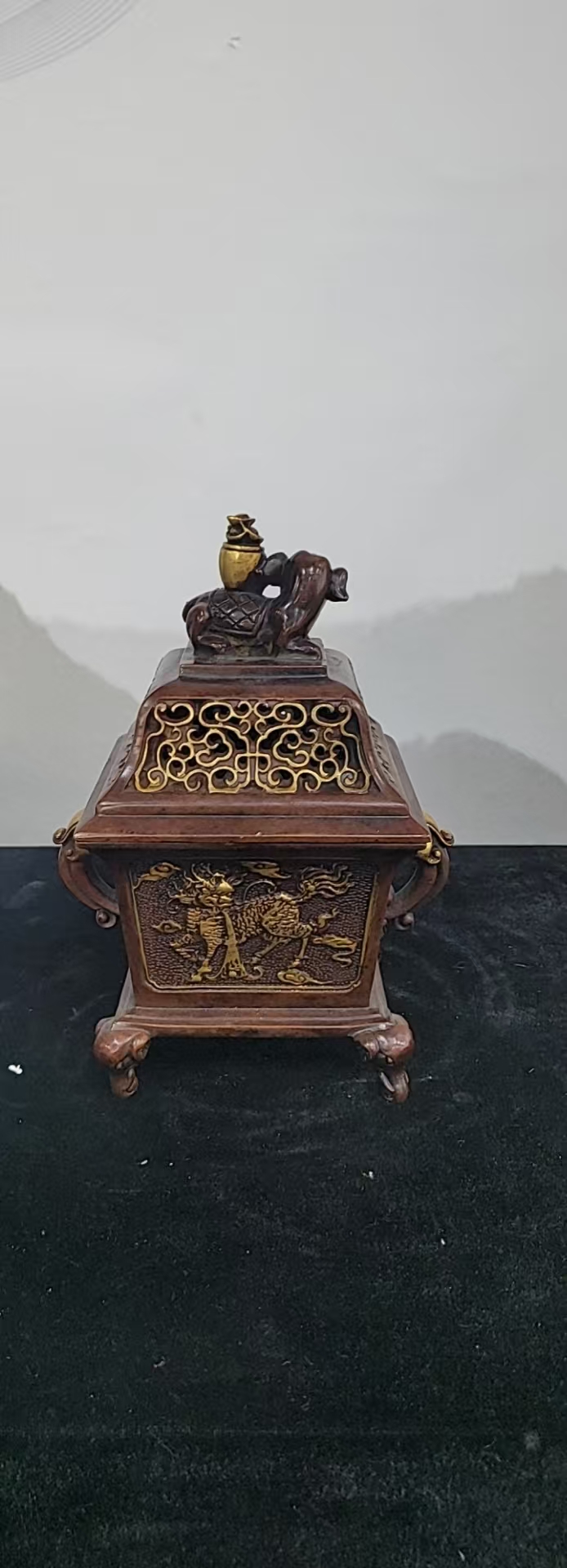 QC54   现代陶瓷艺术品高端瓷器赏盘赏器