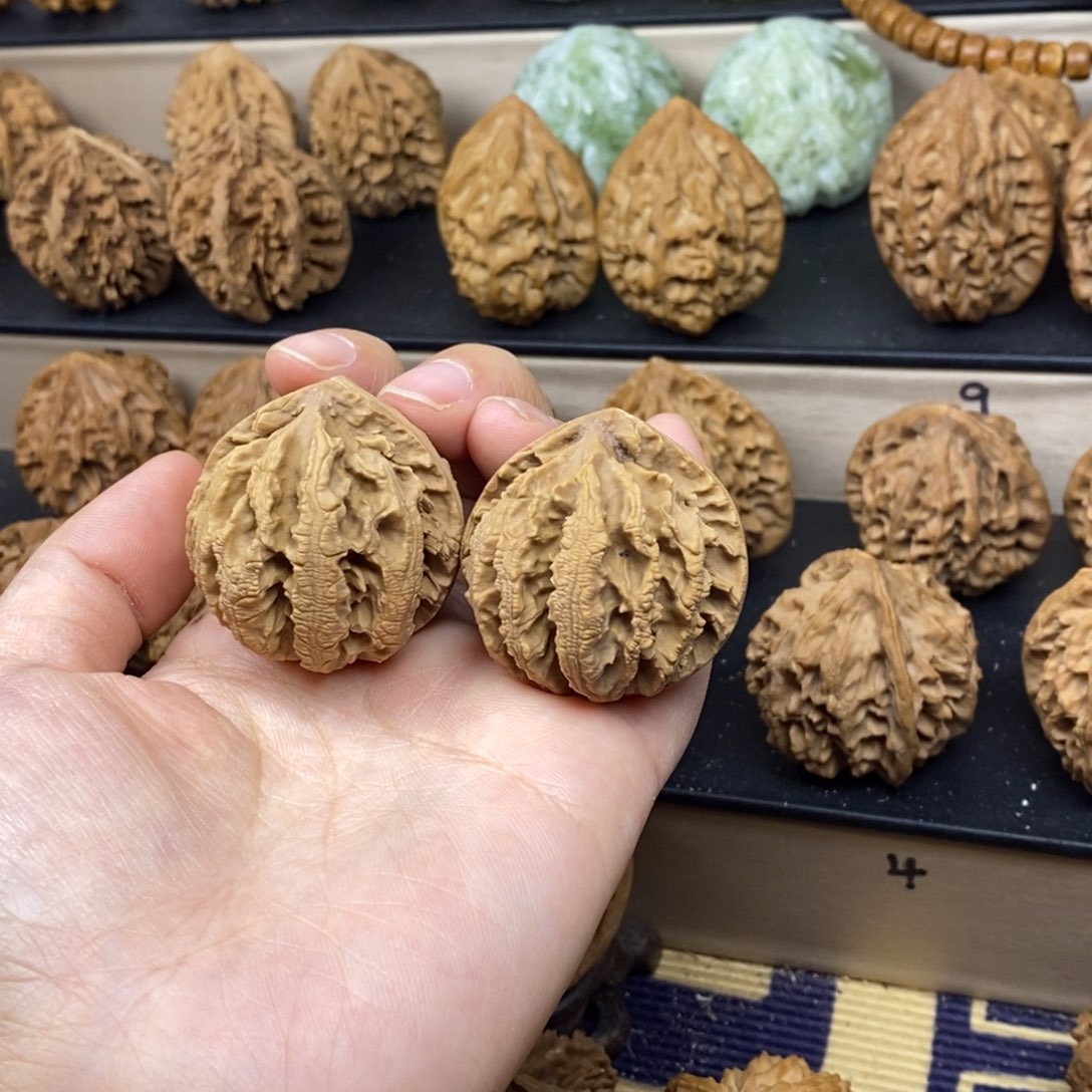 文玩核桃把件绣球36福利