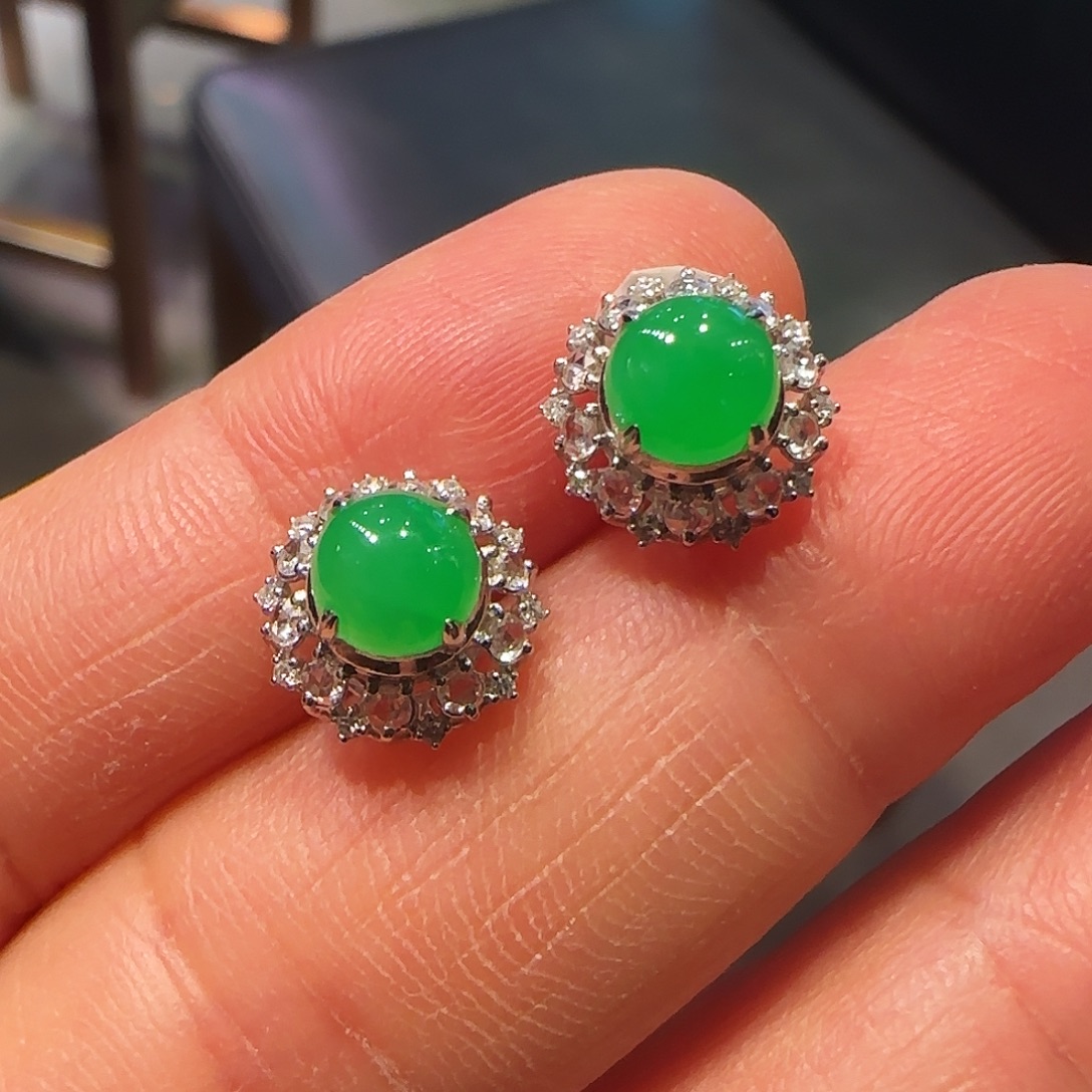 翡翠18K金镶嵌耳饰耳钉