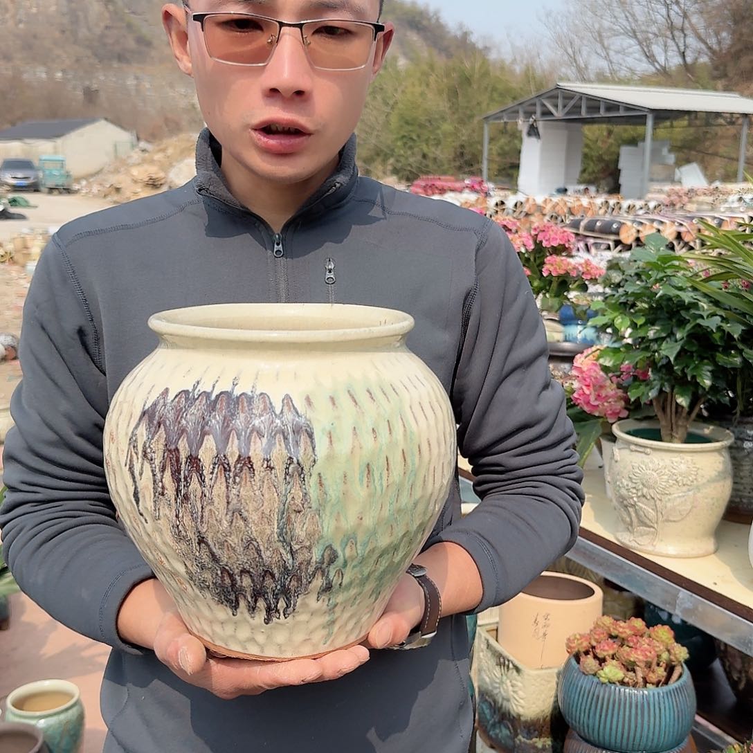 紫砂花盆口18高23（一个复古皮球