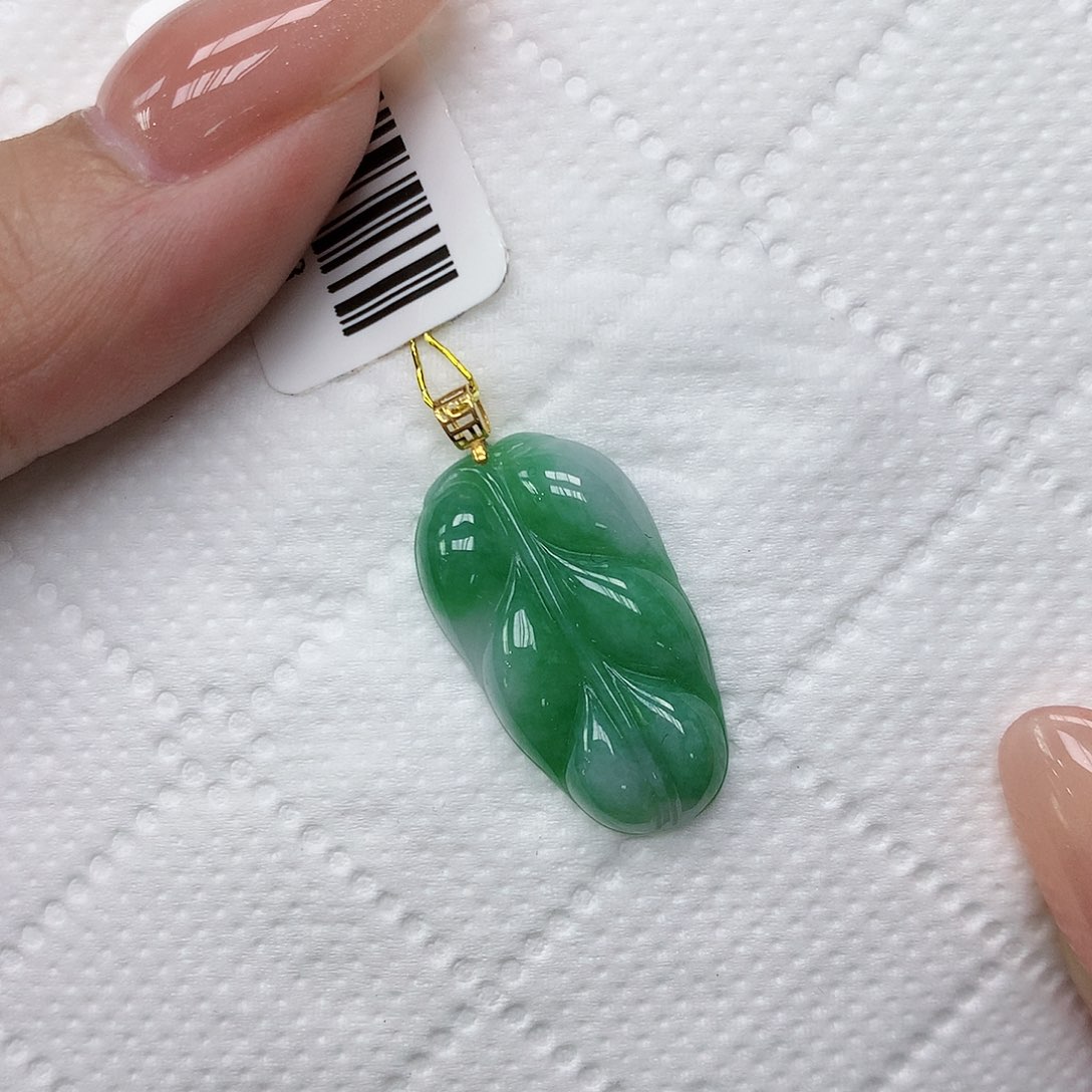 颈饰18K金镶嵌翡翠