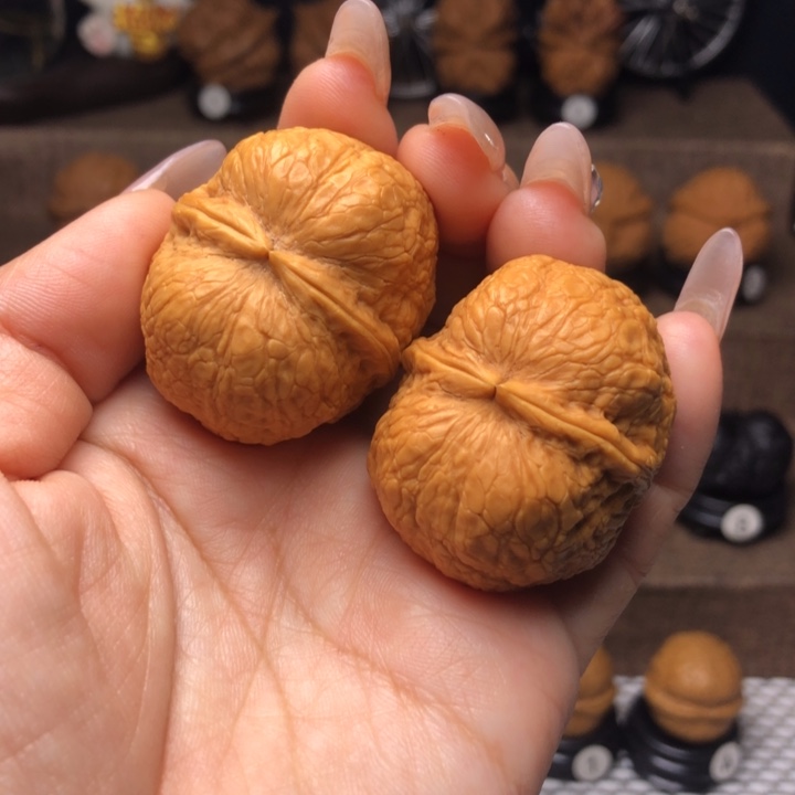 橄榄核吊坠18峭壁元宝