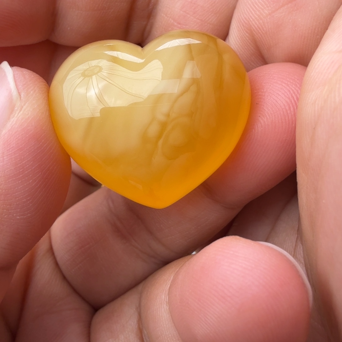 未镶嵌琥珀珠宝奇石