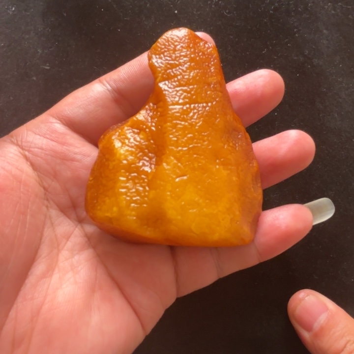 蜜蜡未镶嵌珠宝奇石