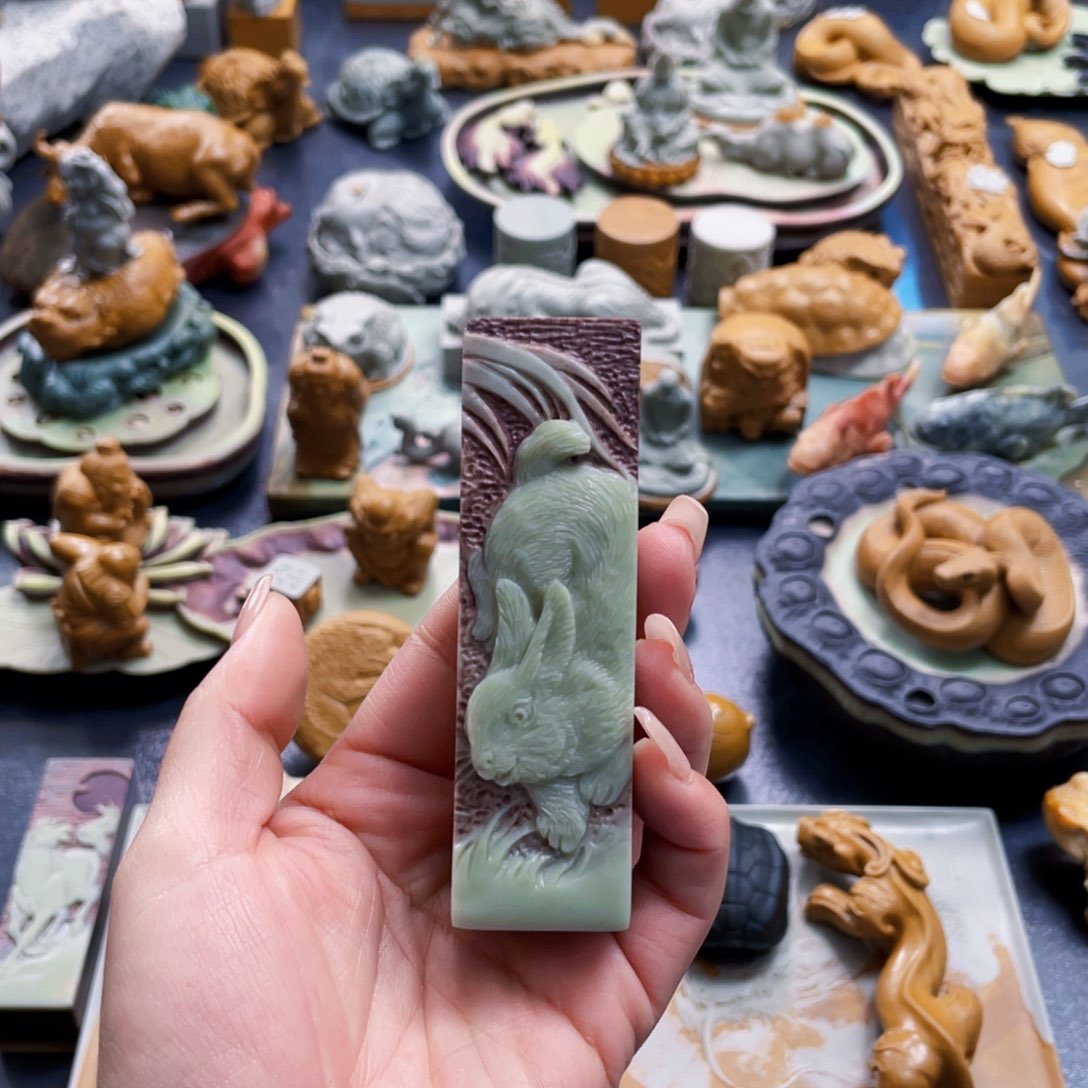 兔子印章紫袍玉带石