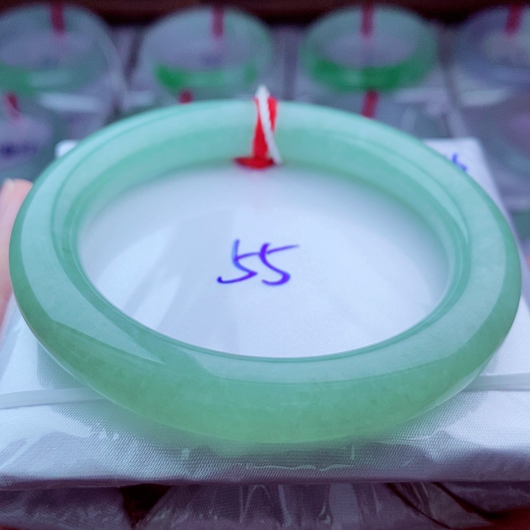 翡翠未镶嵌手镯（圆镯）0756-55圈口 满色绿底