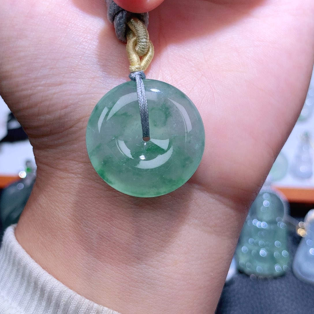颈饰未镶嵌翡翠扣子