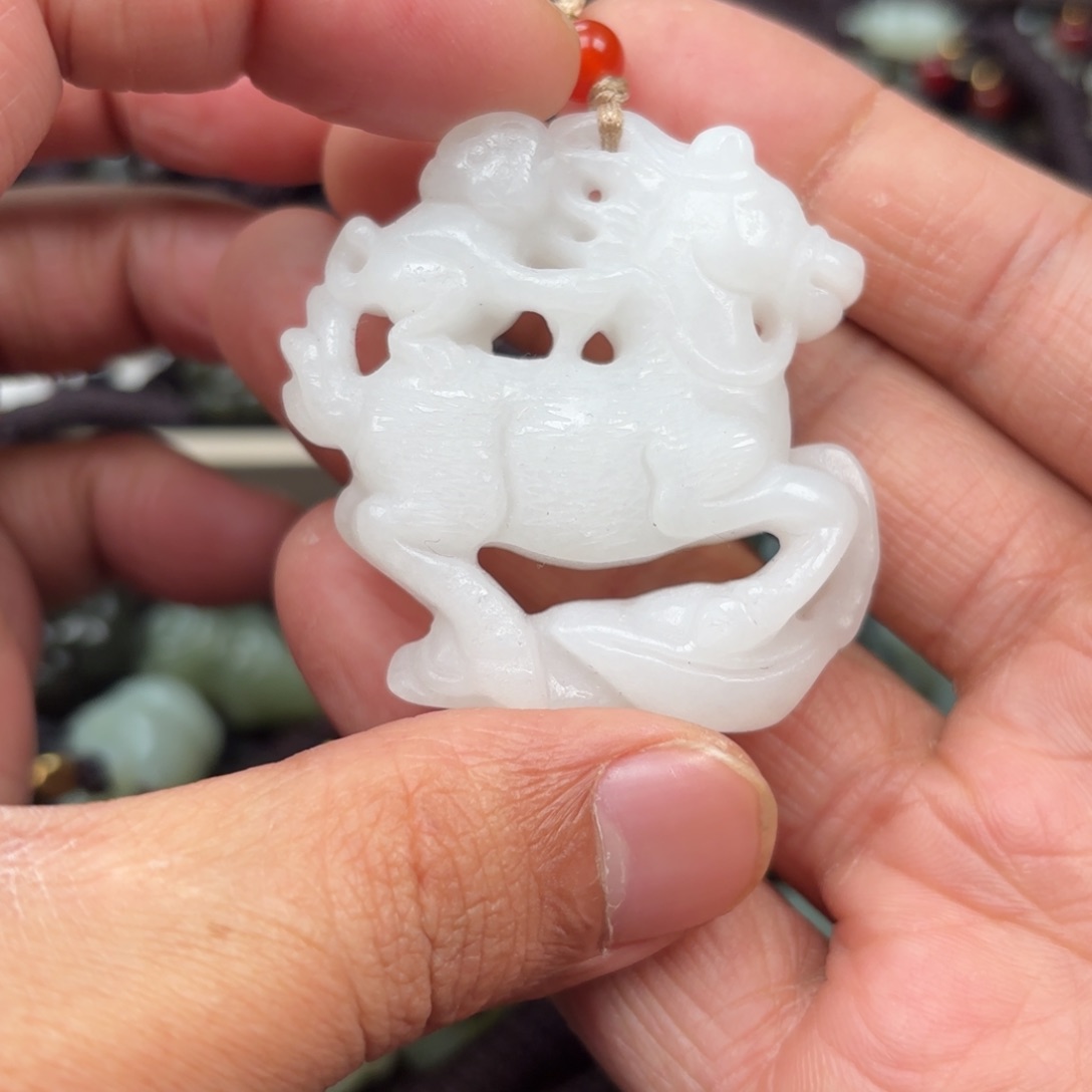 和田玉吊坠未镶嵌