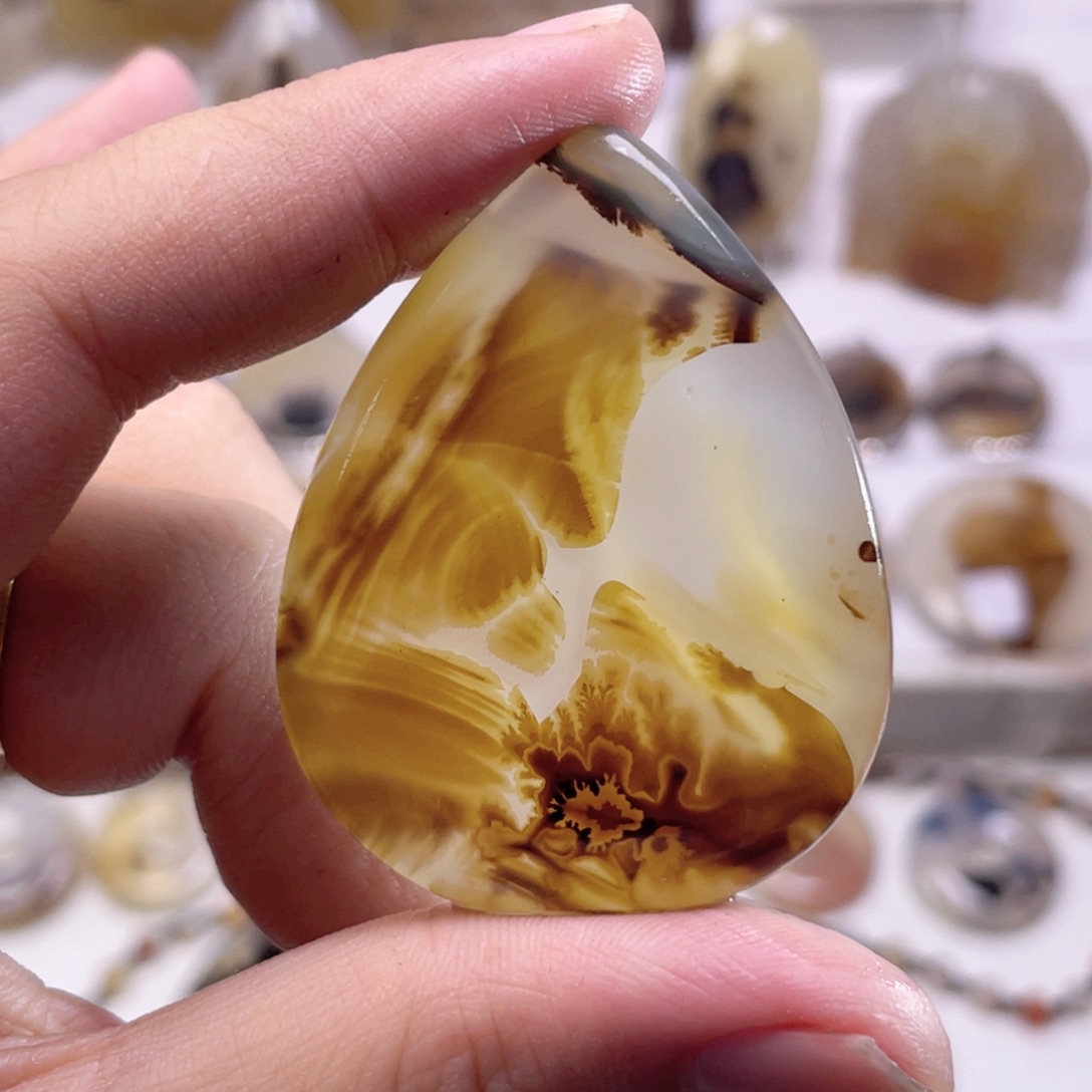 玛瑙/玉髓未镶嵌珠宝奇石