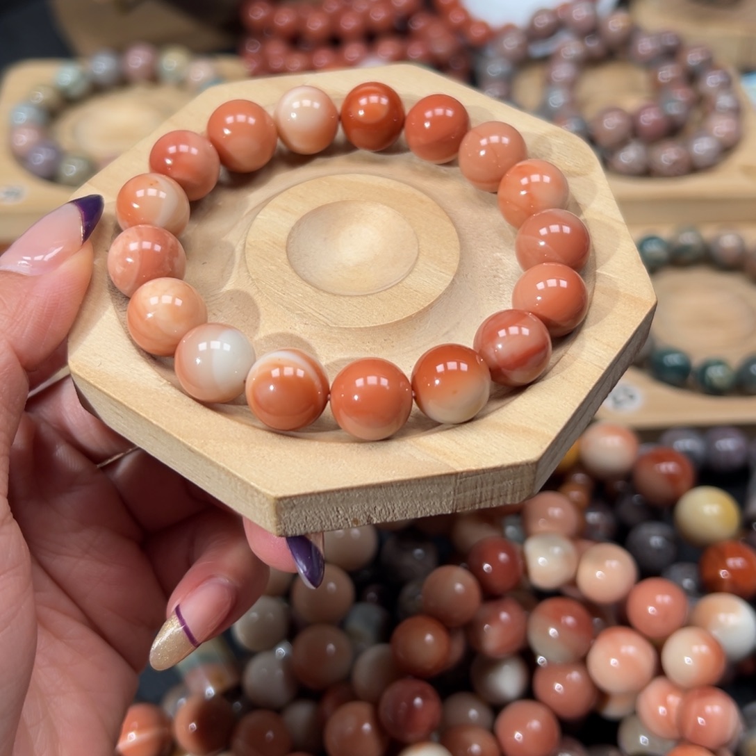 兰****石英质玉未镶嵌手链41