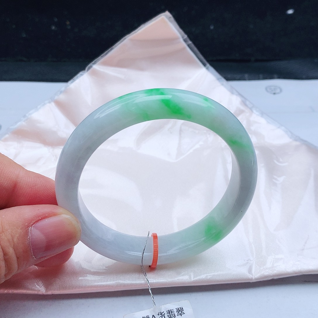 翡翠手镯未镶嵌天然翡翠手镯