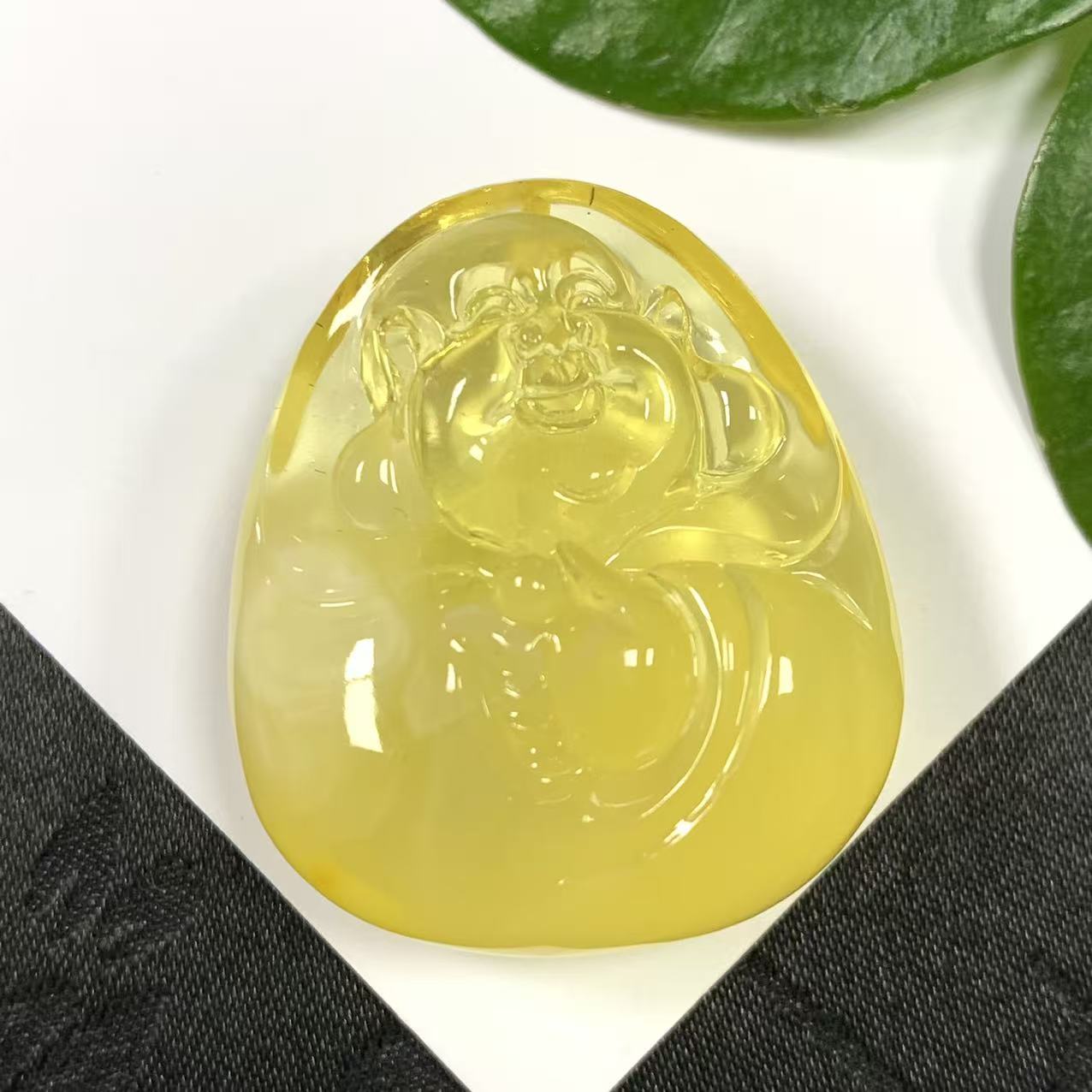 「戴琴珠宝」Q388-蜜蜡雕刻件佛公吊坠（多样性发其一）