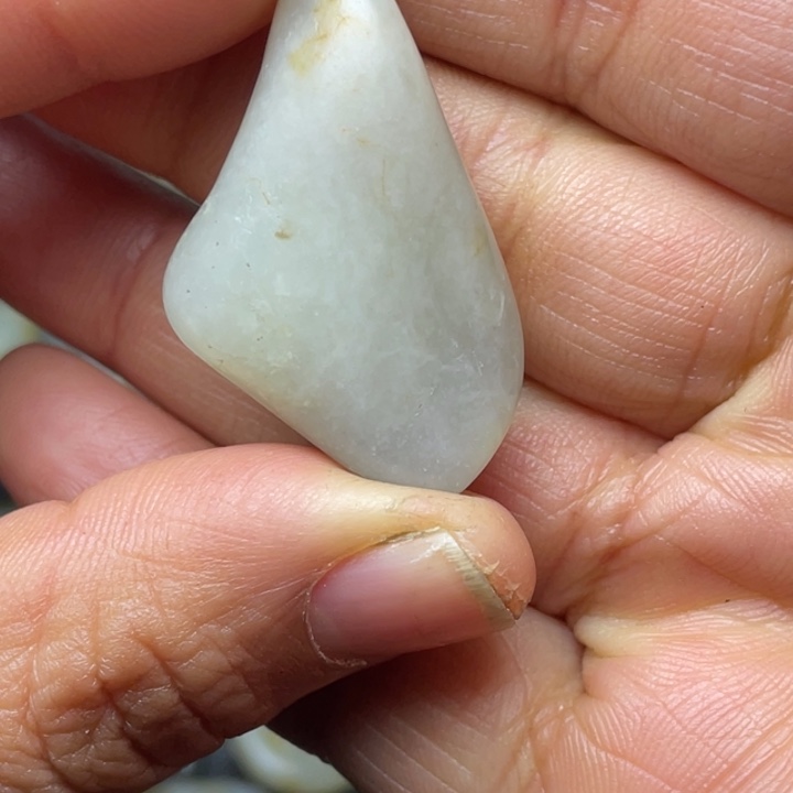 和田玉未镶嵌珠宝半成品