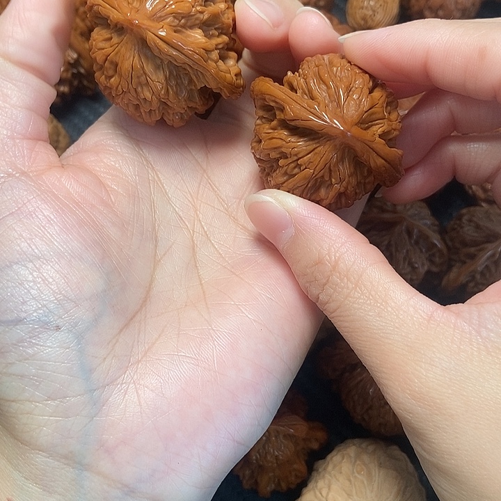 文玩核桃吊坠41虎头