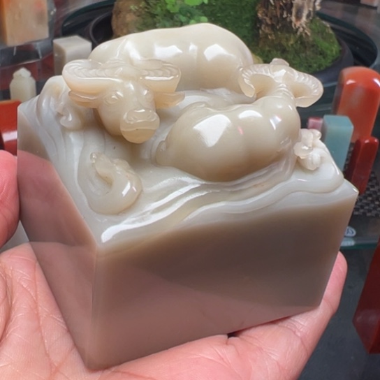 老挝石同*孺子牛，牛气冲天