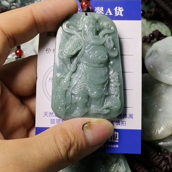 翡翠未镶嵌颈饰挂件