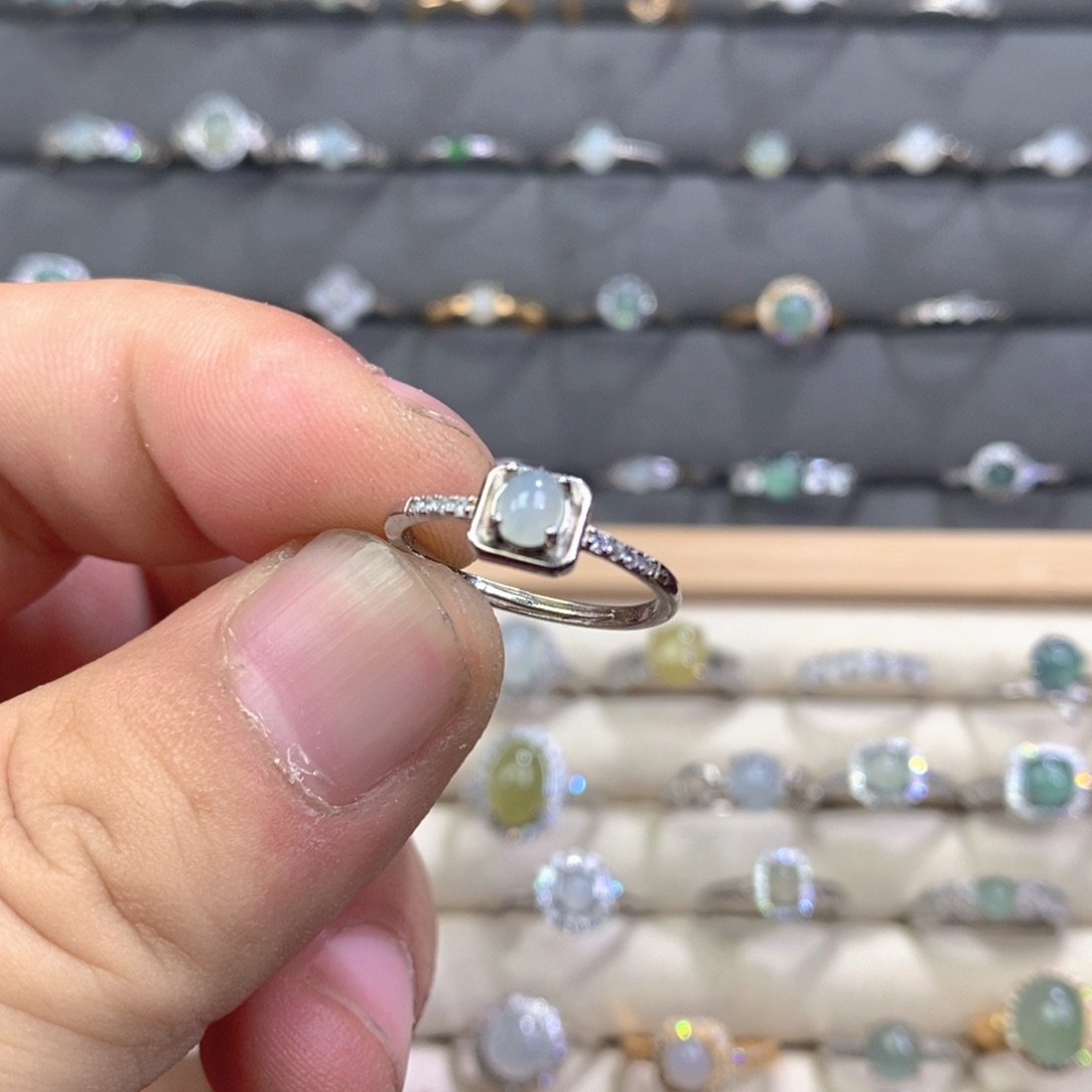 翡翠未镶嵌戒指翡翠