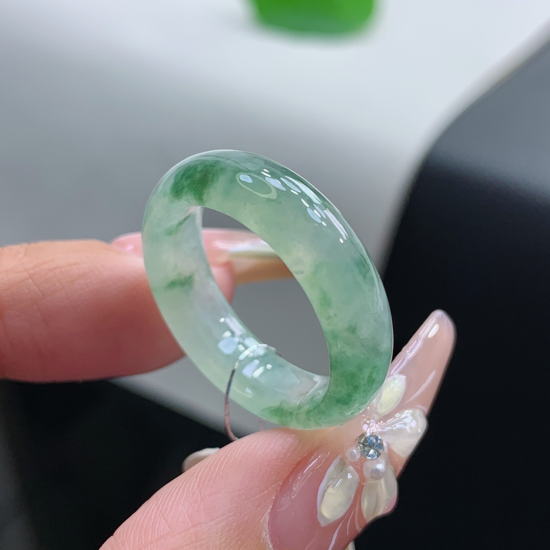 18-19号 缅甸天然A货 冰种飘绿花翡翠戒指 18.4-6.3-3.6mm