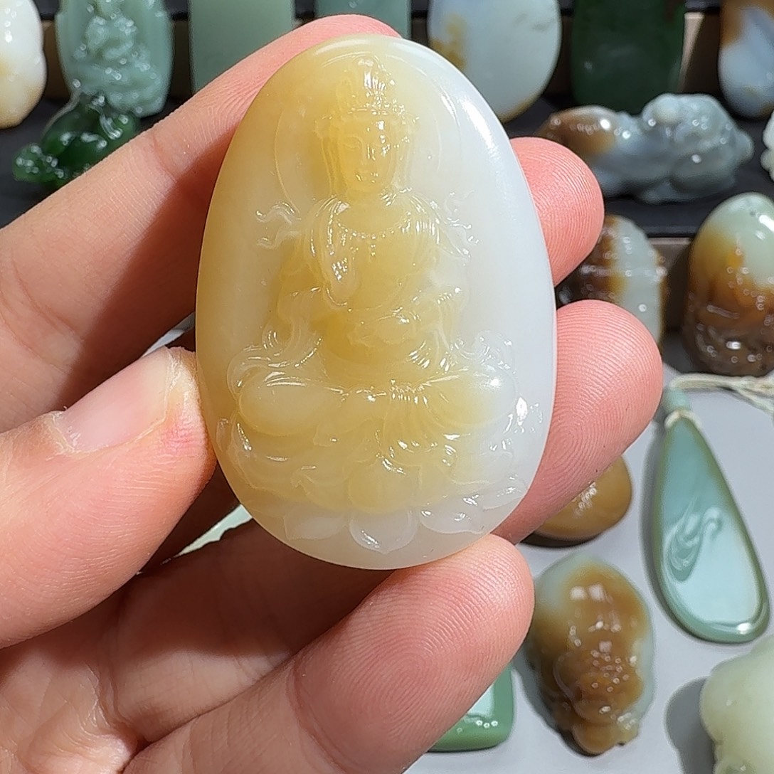 和田玉未镶嵌颈饰