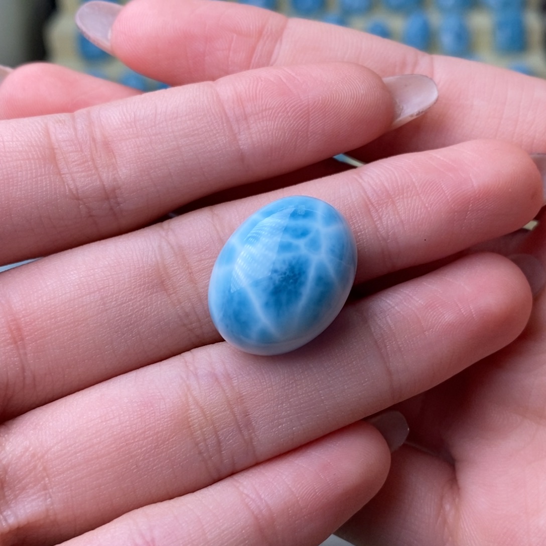 针钠钙石（海纹石）未镶嵌颈饰