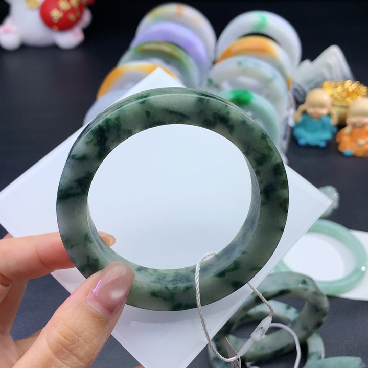 未镶嵌手镯定制翡翠