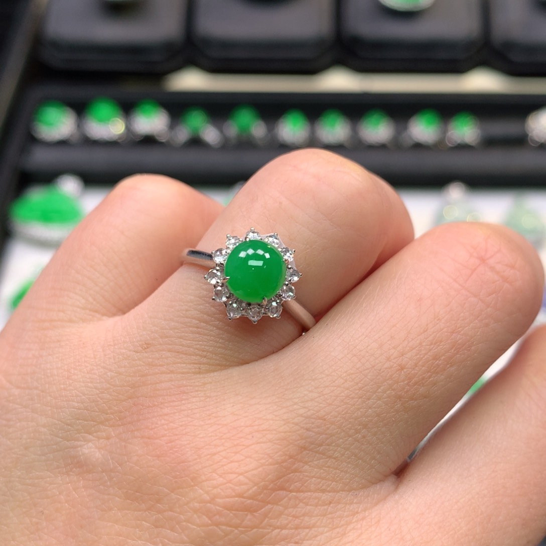 翡翠吊坠(不含链)18K金镶嵌