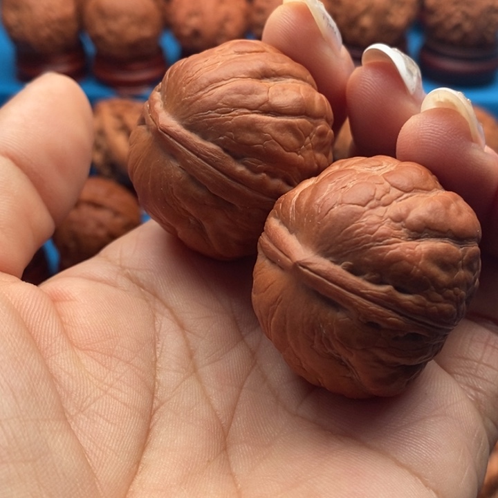 核桃精品文玩核桃手捻水晶青蛙