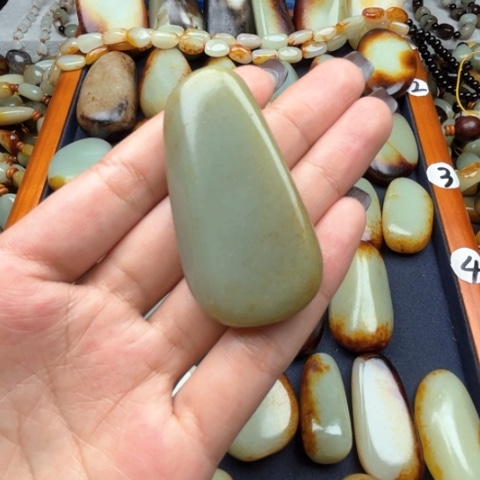 和田玉颈饰未镶嵌.****.