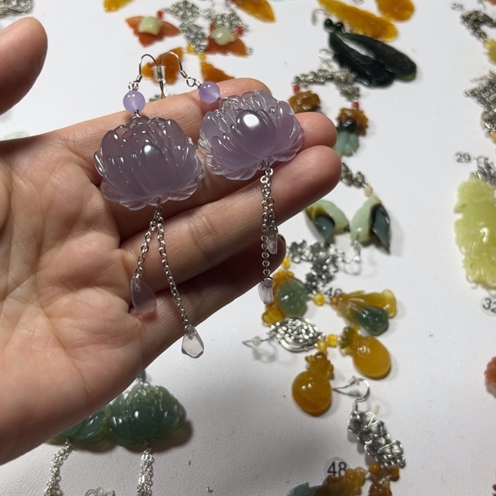 蛇纹石玉合金耳饰