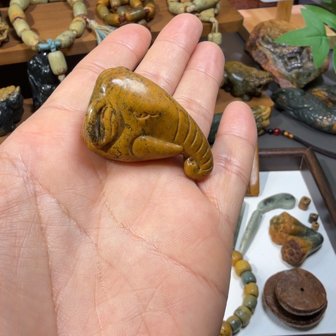 l***i岫岩河磨玉（透闪石质玉）未镶嵌颈饰