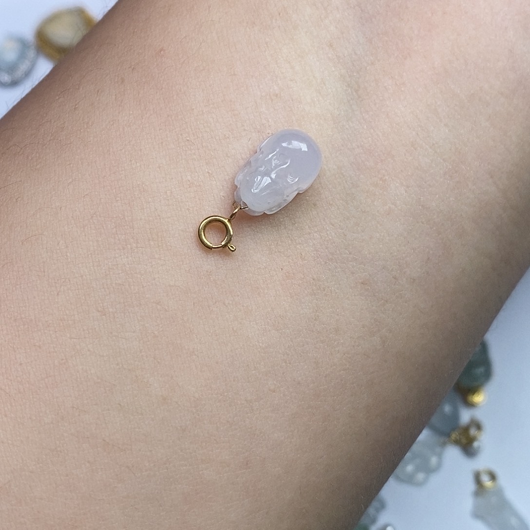 翡翠18K金镶嵌颈饰貔貅