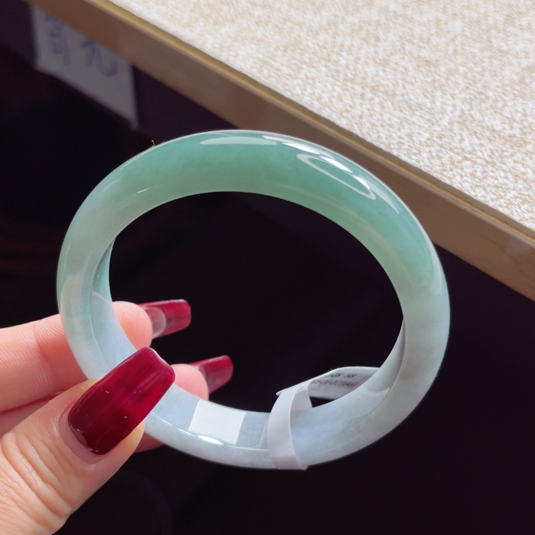 翡翠手镯未镶嵌手镯