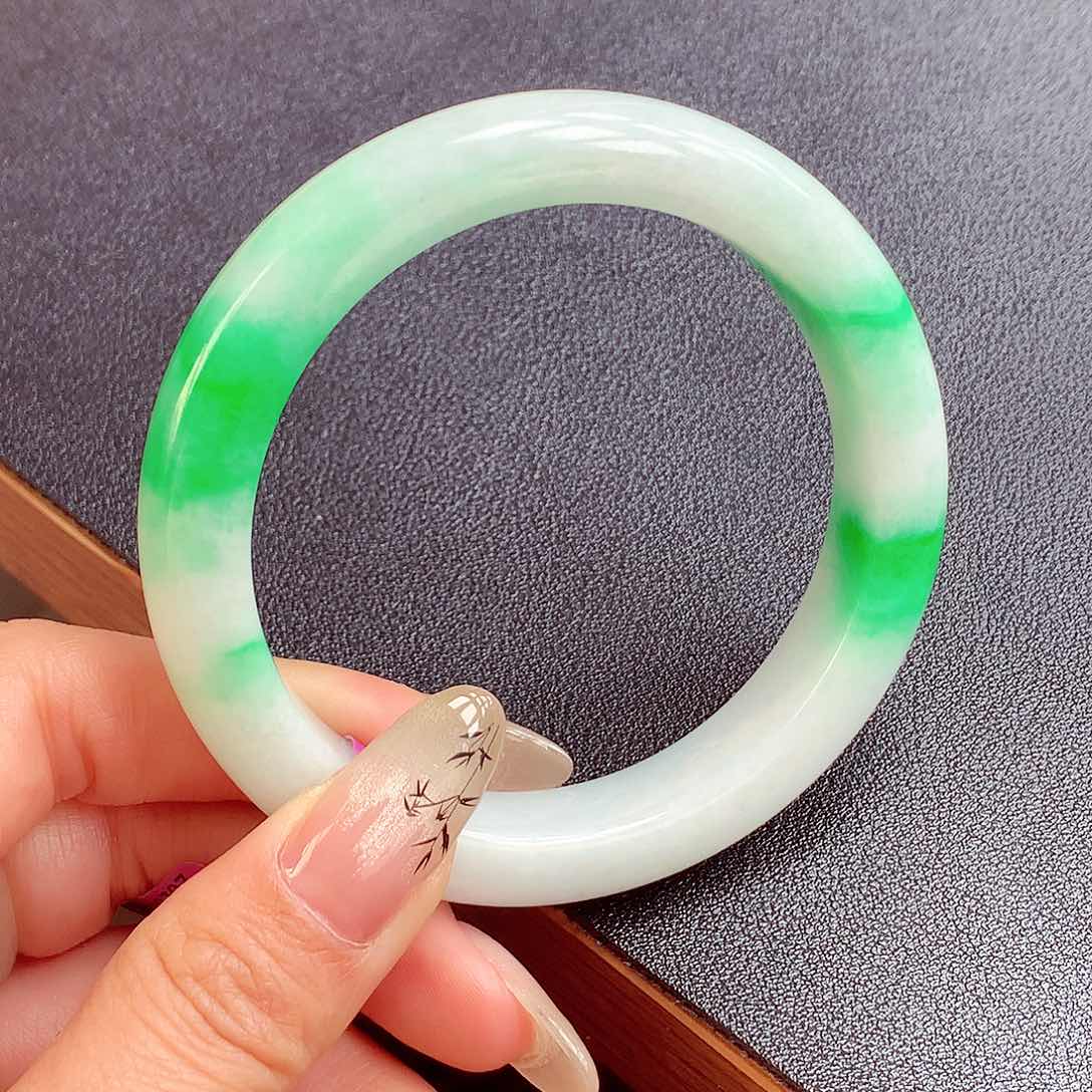 翡翠手镯未镶嵌缅甸翡翠