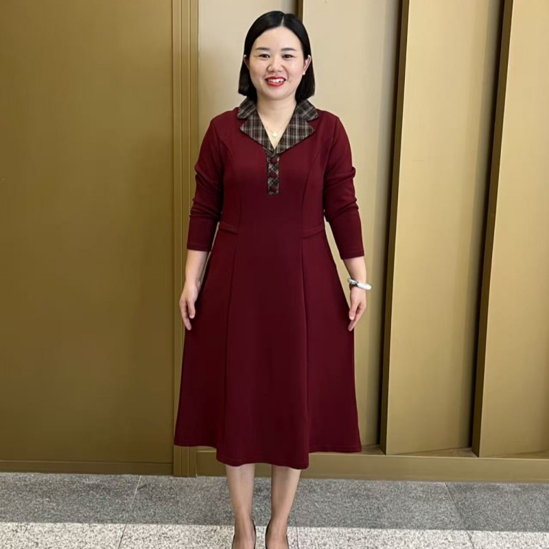 秋季新款时尚洋气遮肉显瘦拼接格子领中长款连衣裙