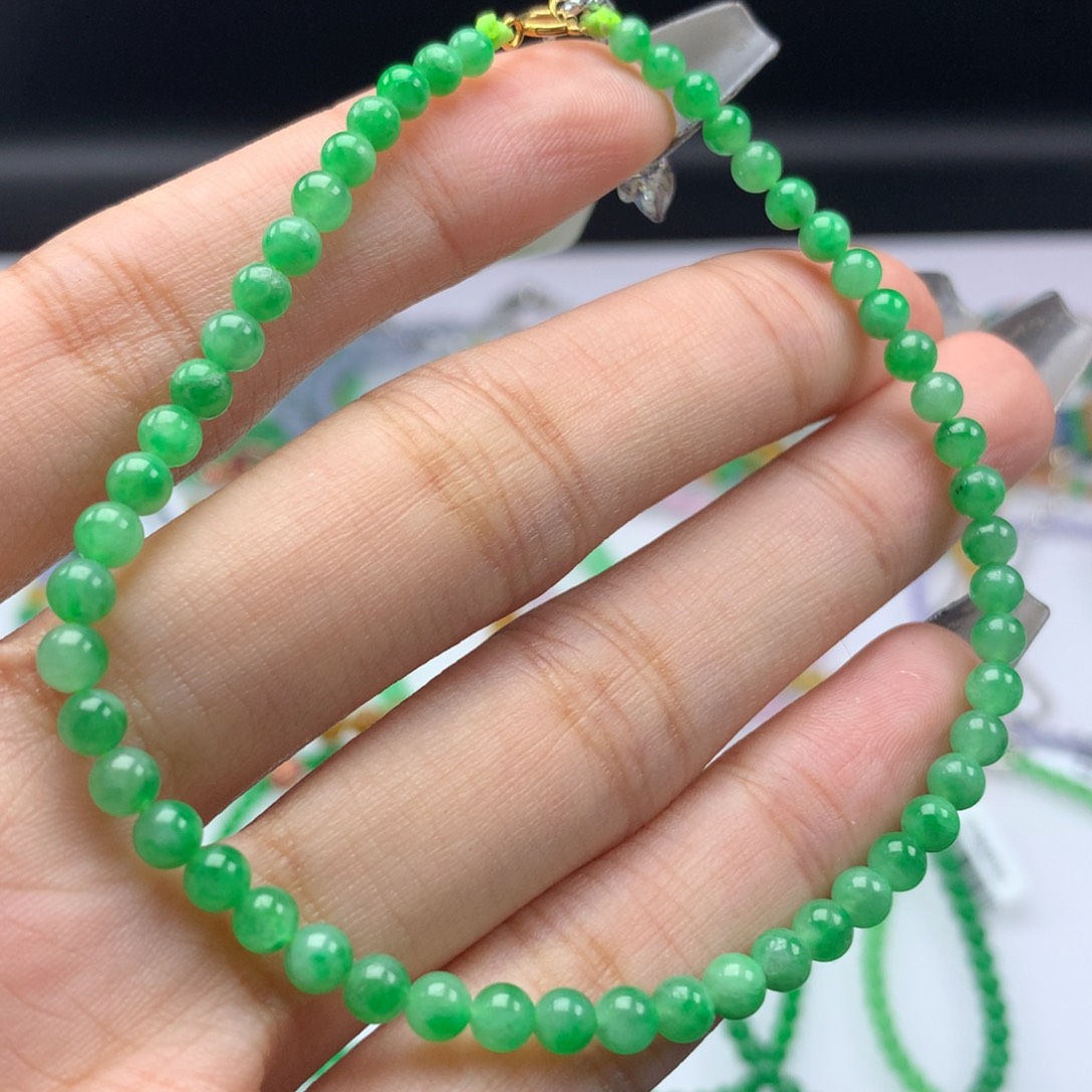 翡翠手链未镶嵌卡