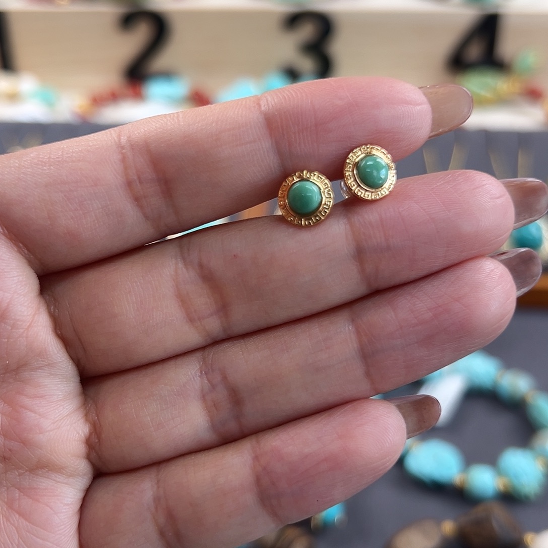 绿松石银S925镀金镶嵌菜籽绿回纹耳钉