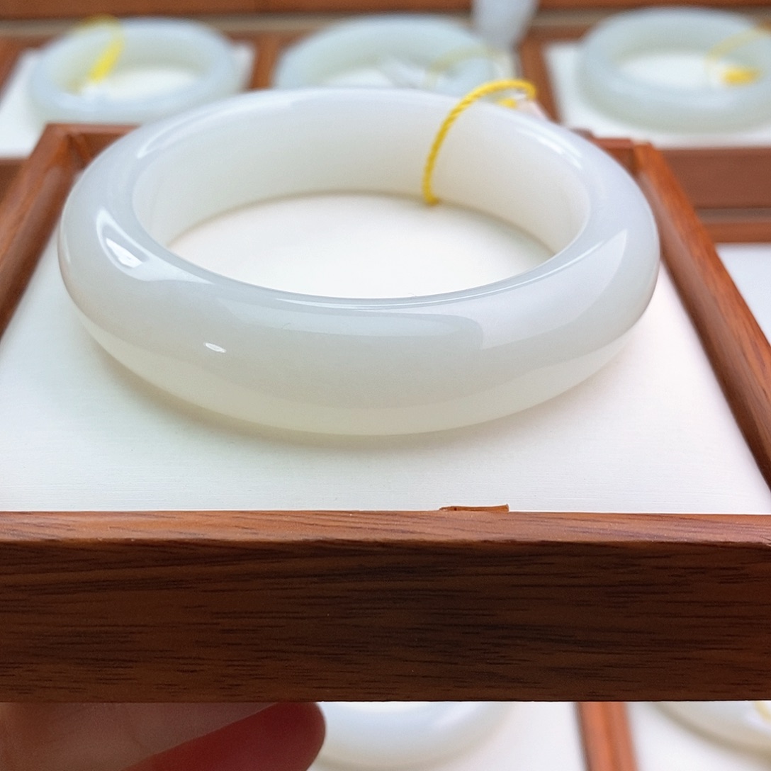 和田玉（白玉）手镯未镶嵌