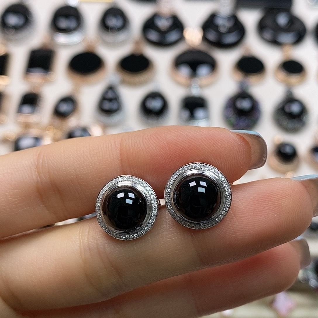 翡翠18K金镶嵌耳饰