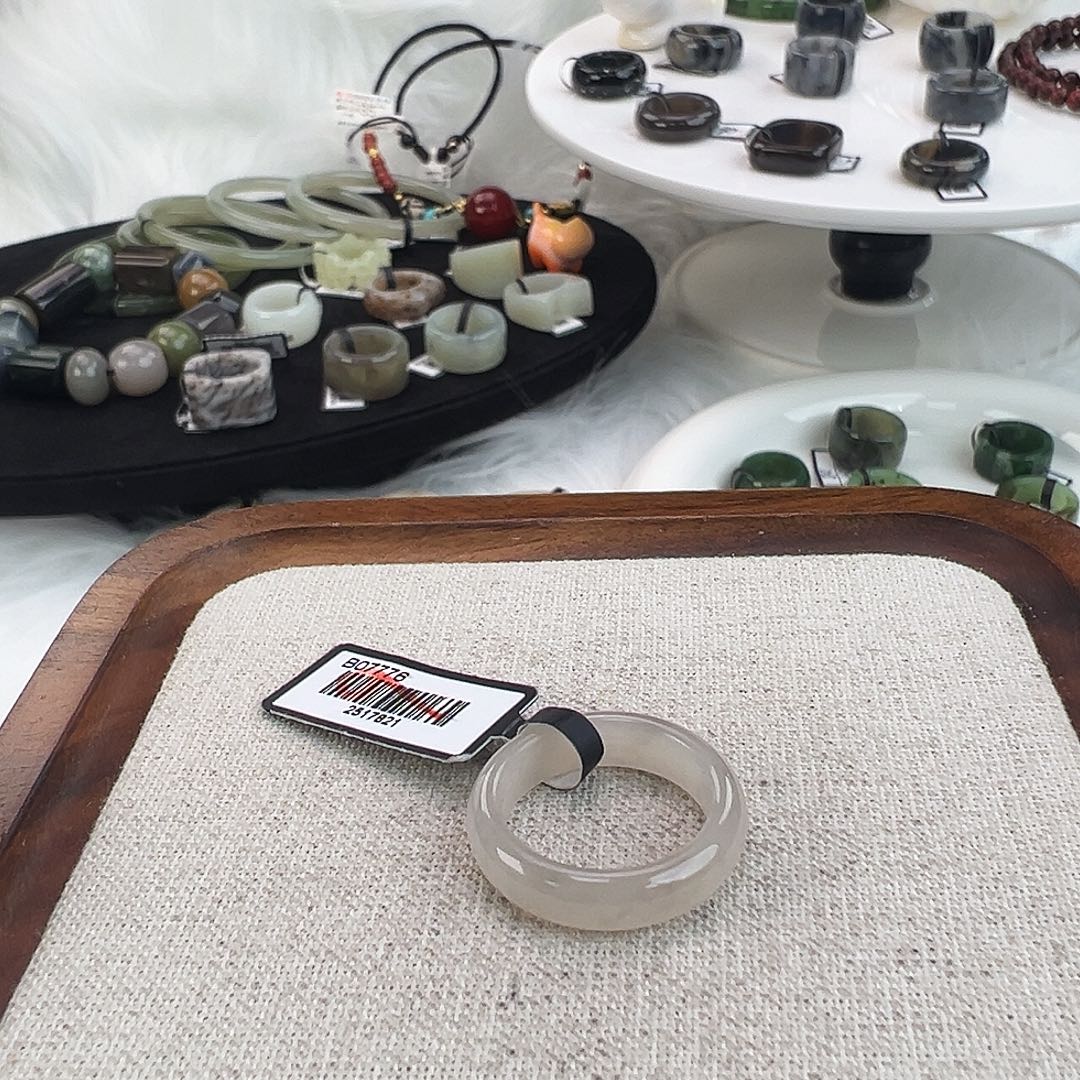 和田玉未镶嵌戒指w7灰粉圆条16.8不退换