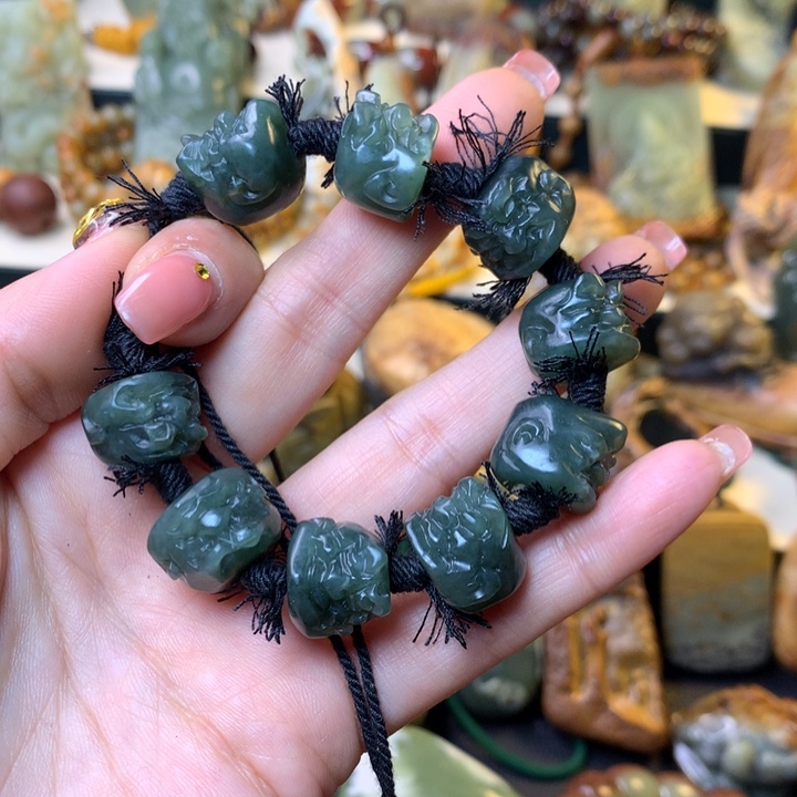 岫岩河磨玉（透闪石质玉）手链未镶嵌