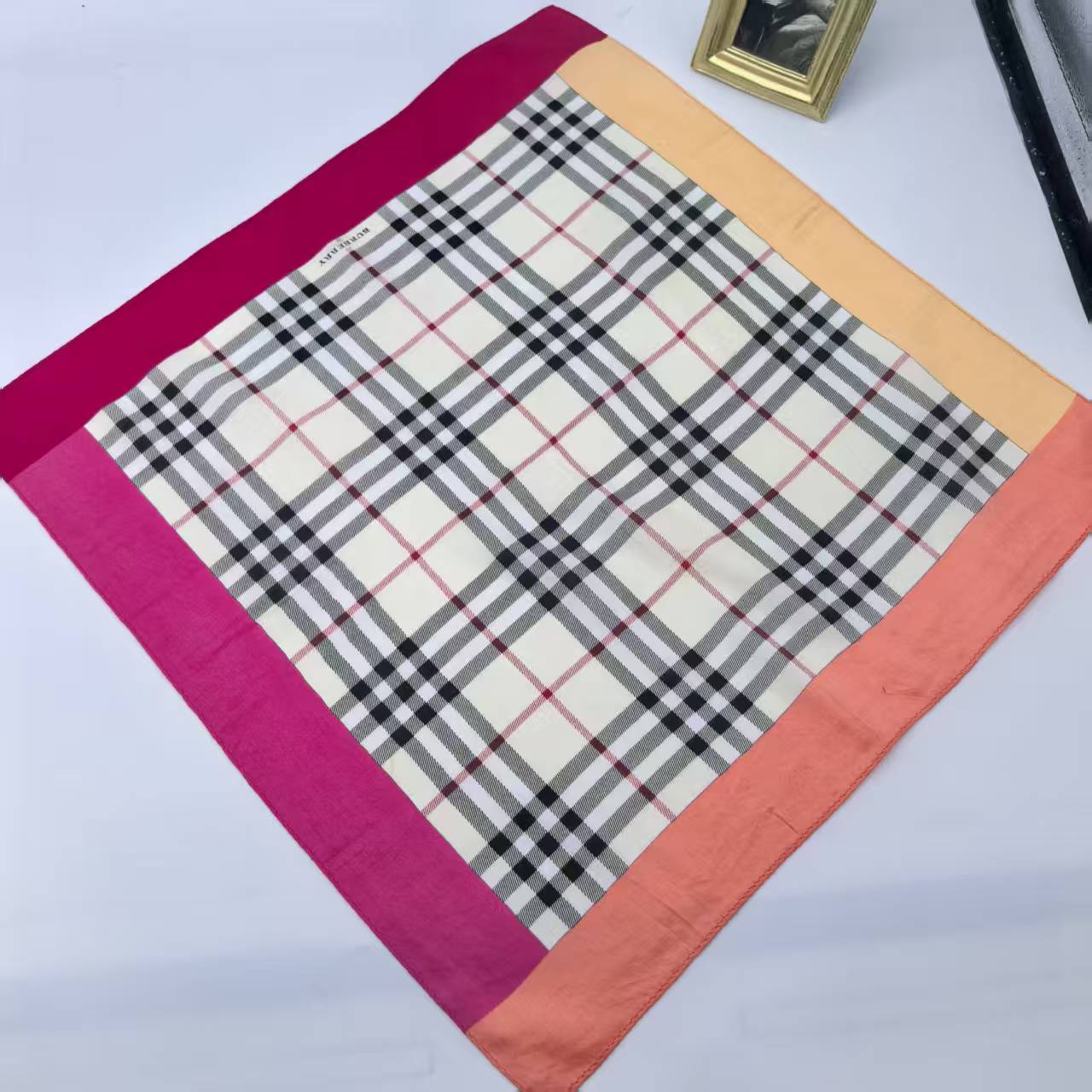 95新 BURBERRY/博柏利 海囤/巴宝莉/丝巾/yy13321