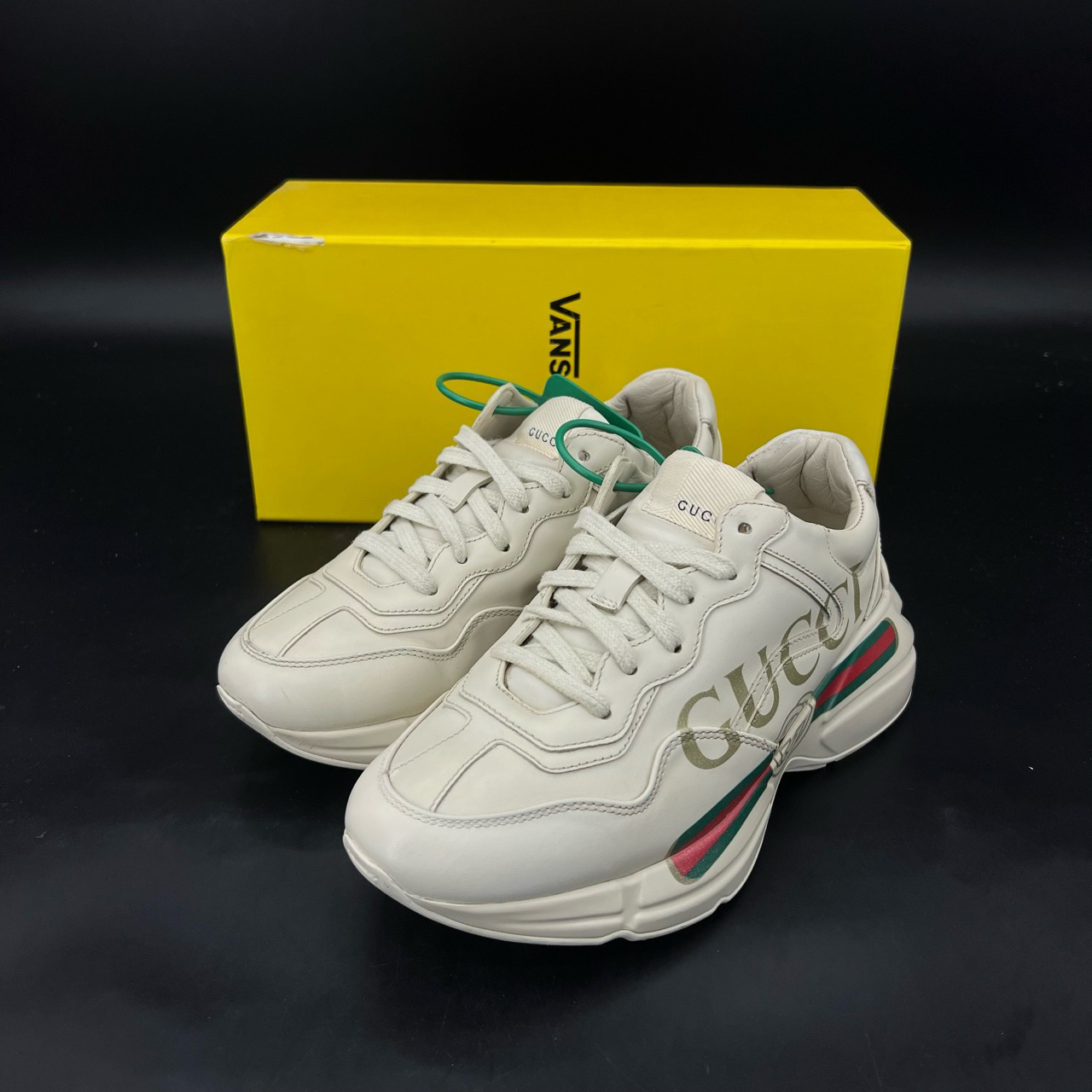95新 GUCCI/古驰 Gucci Rhyton 复古Logo 象牙白 码数 35 原盒
